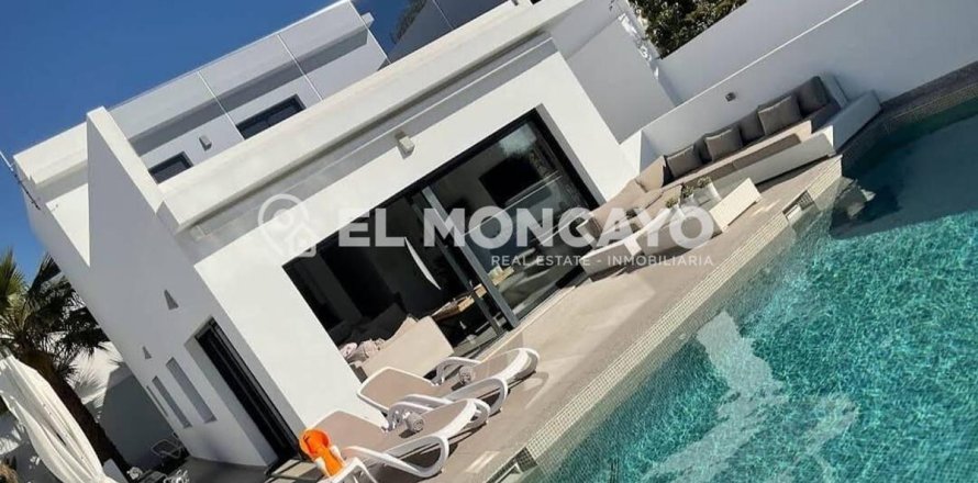 Villa en San Fulgencio, Alicante, España 3 dormitorios, 266 m2 No. 149077