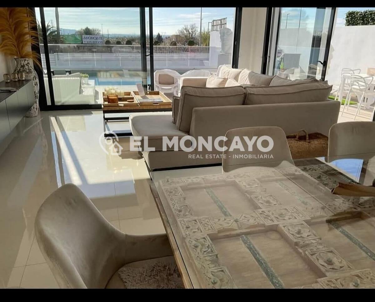 Villa a San Fulgencio, Alicante, Spagna 3 camere da letto, 266 mq. N° 149077