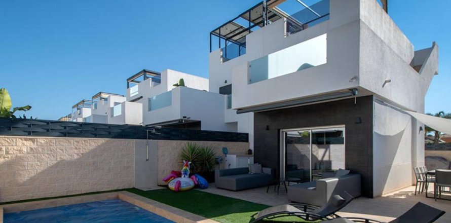 Villa a Ciudad Quesada, Alicante, Spagna 3 camere da letto, 109 mq. N° 149081