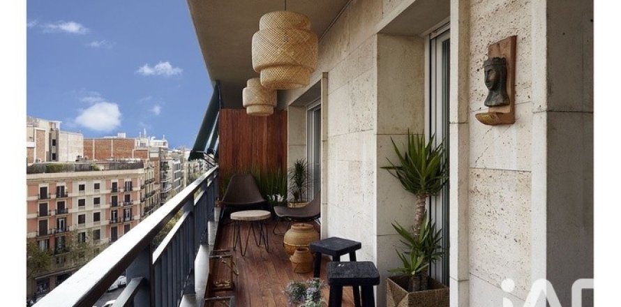 Appartamento a Barcelona, Spagna 3 camere da letto, 131 mq. N° 172194