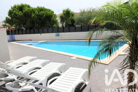 Commercial property in Mont-roig del Camp, Tarragona, Spain 667 sq.m. No. 172193