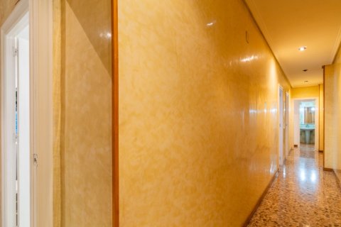 Apartament w Torrevieja, Alicante, Hiszpania 3 sypialnie, 135 mkw. nr 145320 – zdjęcie 17