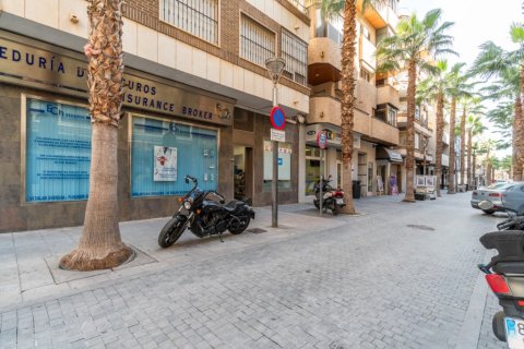 Apartament w Torrevieja, Alicante, Hiszpania 3 sypialnie, 135 mkw. nr 145320 – zdjęcie 27