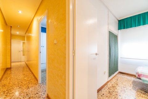 Apartament w Torrevieja, Alicante, Hiszpania 3 sypialnie, 135 mkw. nr 145320 – zdjęcie 25