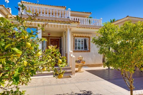 Villa for sale in Alicante, Spain 3 bedrooms, 135 sq.m. No. 145319 - photo 20