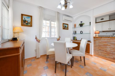 Villa for sale in Alicante, Spain 3 bedrooms, 135 sq.m. No. 145319 - photo 9