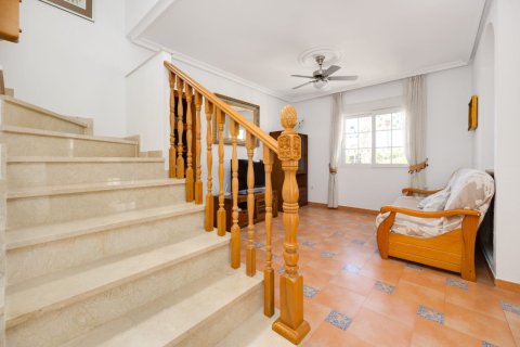 Villa for sale in Alicante, Spain 3 bedrooms, 135 sq.m. No. 145319 - photo 10