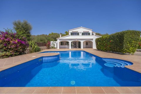 Huvila Es Castell, Menorca, Espanja 5 makuuhuonetta, 207 m2 No. 195353