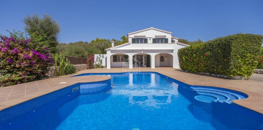 Huvila Es Castell, Menorca, Espanja 5 makuuhuonetta, 207 m2 No. 195353