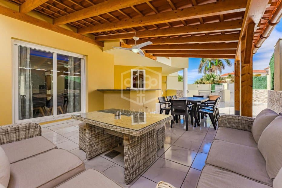 Gewerbeimmobilien in Adeje, Tenerife, Spanien 730 m2 Nr. 195356