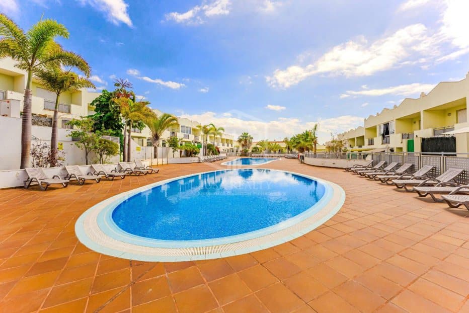 Gewerbeimmobilien in Adeje, Tenerife, Spanien 730 m2 Nr. 195356