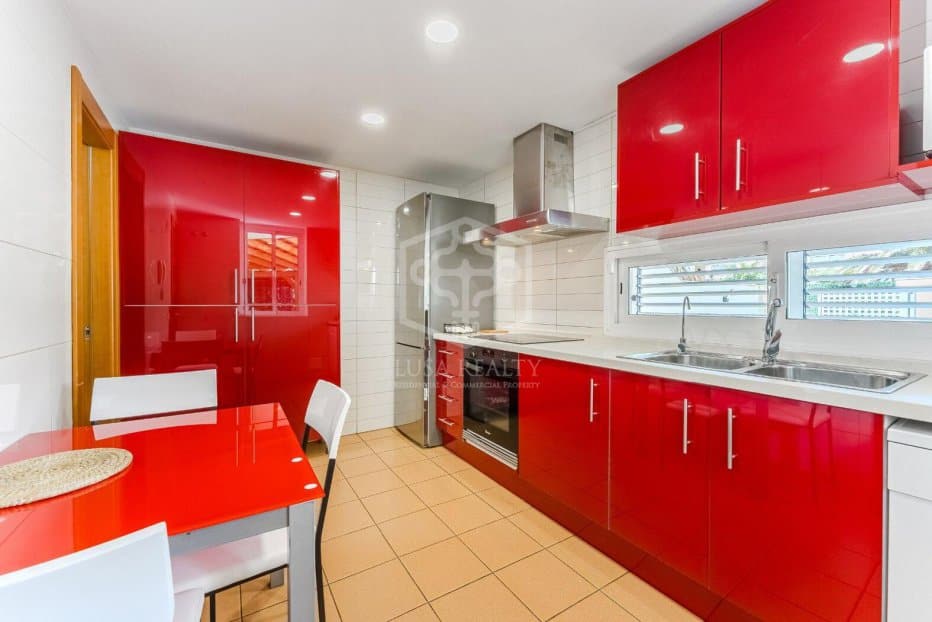 Gewerbeimmobilien in Adeje, Tenerife, Spanien 730 m2 Nr. 195356