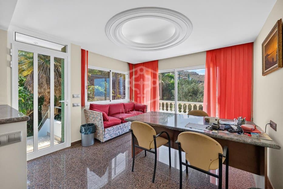 Villa a San Cristobal de La Laguna, Tenerife, Spagna 3 camere da letto, 724 mq. N° 195357