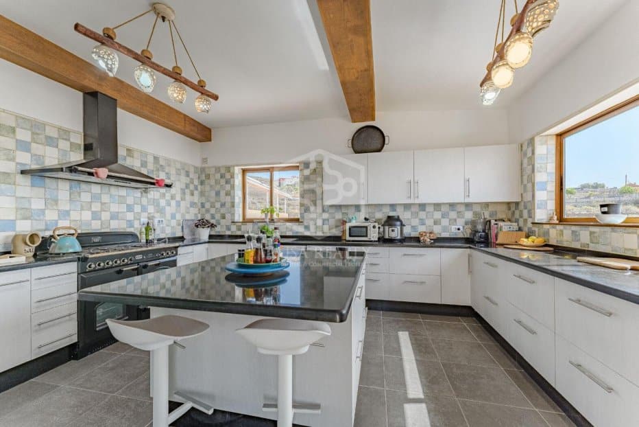 Huvila San Miguel de Abona, Tenerife, Espanja 6 makuuhuonetta, 449 m2 No. 195358