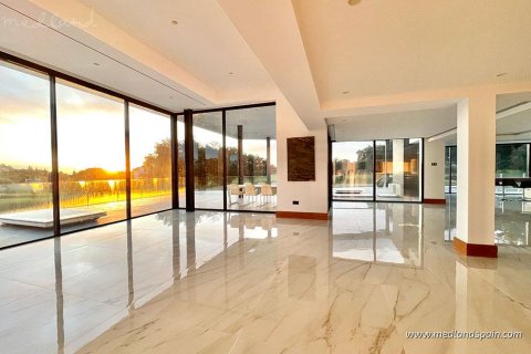Villa for sale San Roque, Cadiz, Spain 6 bedrooms, 1220 sq.m. No. 69670 - photo 8