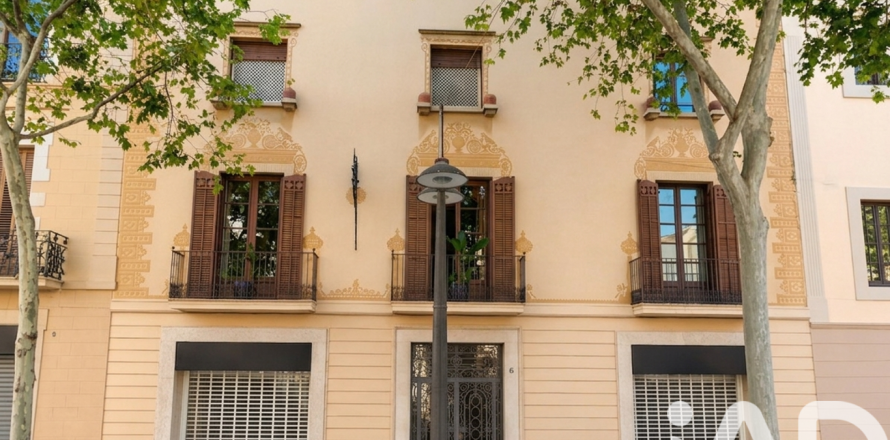 Commercial property in Vilanova i la Geltru, Barcelona, Spain 610 sq.m. No. 172117
