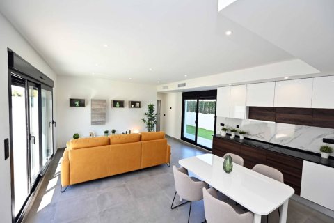 Villa pārdošanā Orihuela, Alicante, Spānijā 2 istabas, 102 m2 Nr. 176645 - attēls 4