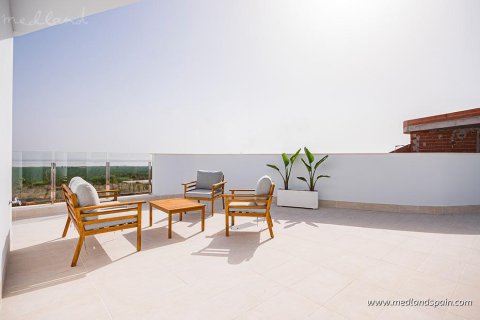 Casa adosada en venta en Torrevieja, Alicante, España 3 dormitorios, 84 m2 No. 168573 - foto 3