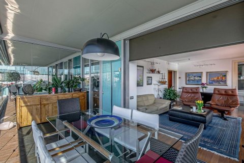 Apartment for sale in Barcelona, Spain 3 bedrooms, 170 sq.m. No. 177348 - photo 4
