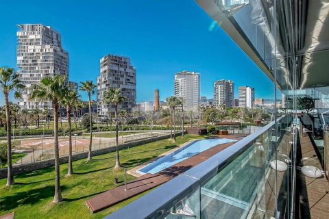 Apartment for sale in Barcelona, Spain 3 bedrooms, 170 sq.m. No. 177348 - photo 2