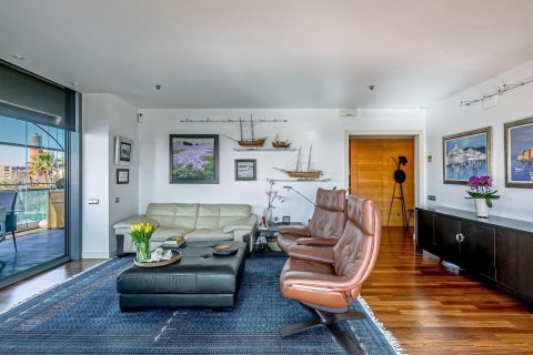 Apartment for sale in Barcelona, Spain 3 bedrooms, 170 sq.m. No. 177348 - photo 14