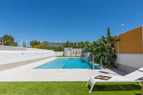 Bungalow for sale in Dolores, Alicante, Spain 3 bedrooms, 90 sq.m. No. 112758 - photo 9