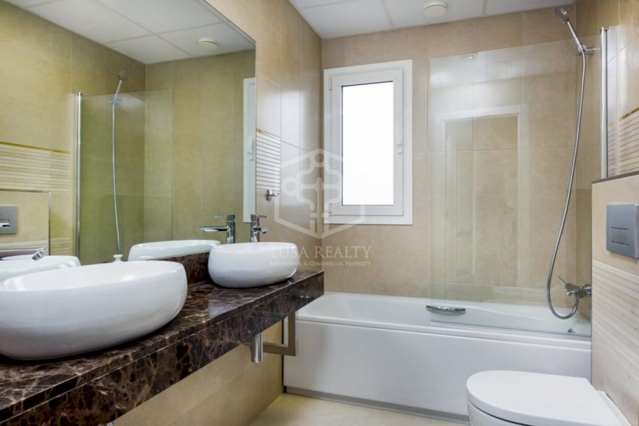 Commercial property à Platja D'aro, Girona, Espagne 4000 m2 No. 78249