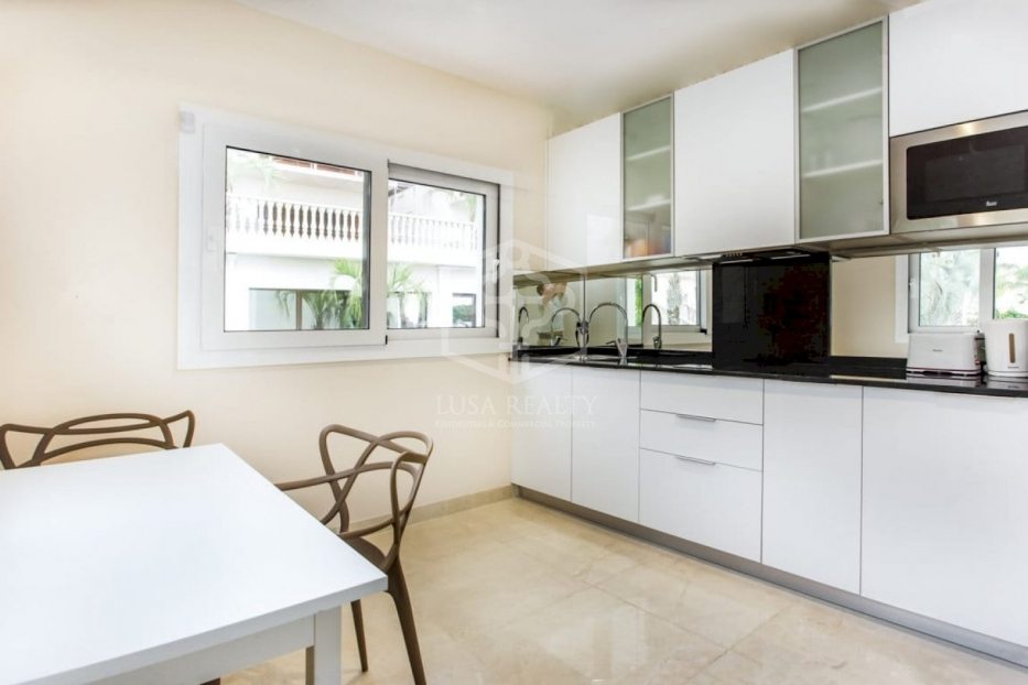 Commercial property à Platja D'aro, Girona, Espagne 4000 m2 No. 78249