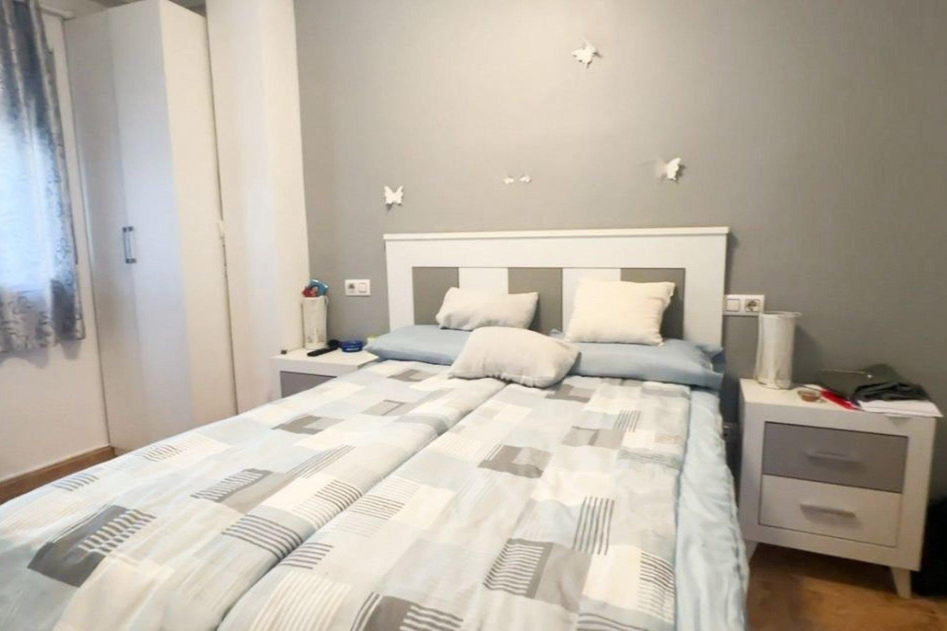 Bungalow à Torrevieja, Alicante, Espagne 2 chambres, 56 m2 No. 164675