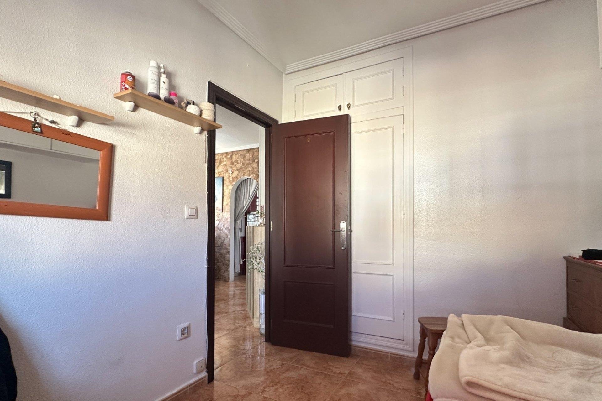 Bungalow à Torrevieja, Alicante, Espagne 2 chambres, 56 m2 No. 164675