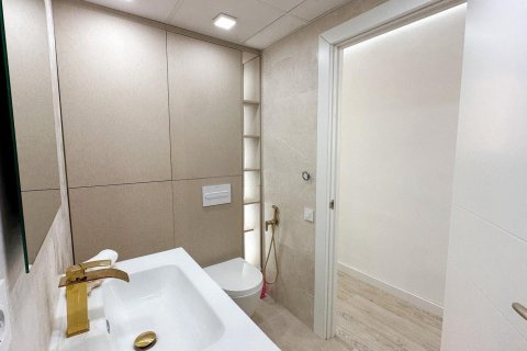 Apartamento en venta en Torrevieja, Alicante, España 2 dormitorios, 90 m2 No. 164678 - foto 5