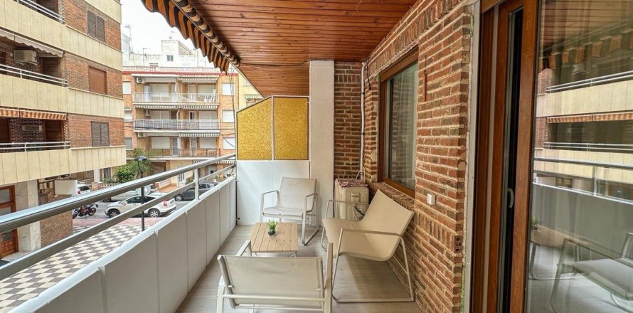 Apartamento en Torrevieja, Alicante, España 2 dormitorios, 90 m2 No. 164678