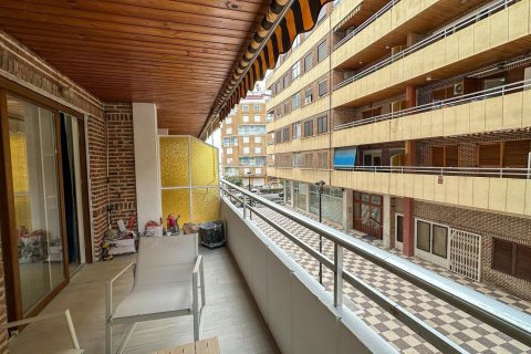 Apartamento en venta en Torrevieja, Alicante, España 2 dormitorios, 90 m2 No. 164678 - foto 2