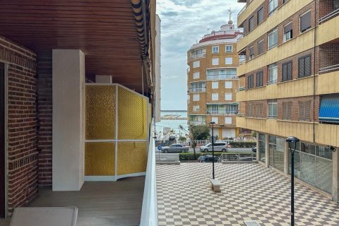 Apartamento en venta en Torrevieja, Alicante, España 2 dormitorios, 90 m2 No. 164678 - foto 3