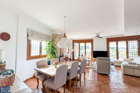 Villa in Campoamor, Alicante, Spain 7 bedrooms, 450 sq.m. No. 164676