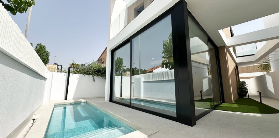 Villa à Torre de la Horadada, Alicante, Espagne 3 chambres, 160 m2 No. 164680