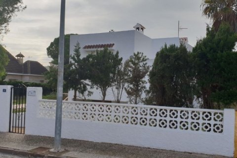 Villa for sale La Zenia, Alicante, Spain 3 bedrooms, 220 sq.m. No. 113857 - photo 12