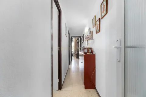 Wohnung zum Verkauf in Barcelona, Spanien 4 Schlafzimmer, 73 m2 Nr. 166922 - Foto 6