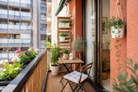 Apartment for sale in Barcelona, Spain 4 bedrooms, 73 sq.m. No. 166922 - photo 29