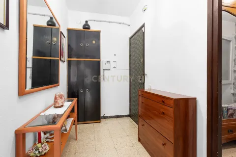 Wohnung zum Verkauf in Barcelona, Spanien 4 Schlafzimmer, 73 m2 Nr. 166922 - Foto 3