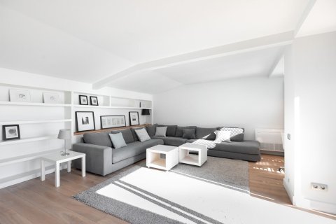 Apartament w Barcelona, Hiszpania 4 sypialnie, nr 141031 – zdjęcie 10