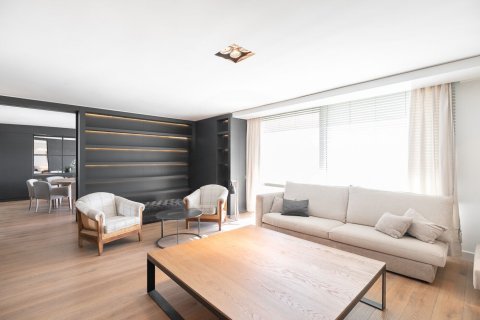 Apartament w Barcelona, Hiszpania 4 sypialnie, nr 141031 – zdjęcie 6