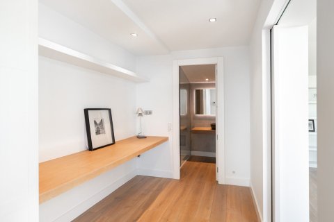 Apartament w Barcelona, Hiszpania 4 sypialnie, nr 141031 – zdjęcie 11