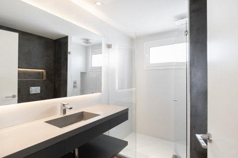 Apartament w Barcelona, Hiszpania 4 sypialnie, nr 141031 – zdjęcie 18