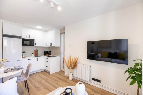 Apartamento en venta en Barcelona, España 2 dormitorios, No. 141027 - foto 6