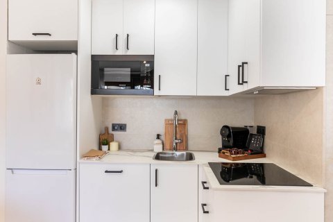 Apartamento en venta en Barcelona, España 2 dormitorios, No. 141027 - foto 5