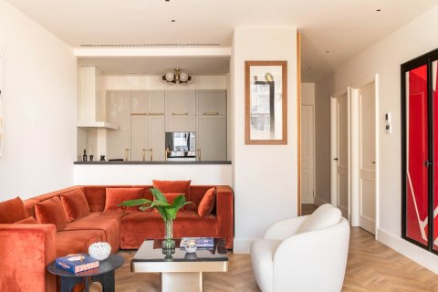 Apartment for rent in Barcelona, Spain 2 bedrooms,  No. 141029 - photo 4