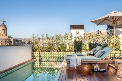 Apartment for rent in Barcelona, Spain 2 bedrooms,  No. 141029 - photo 2