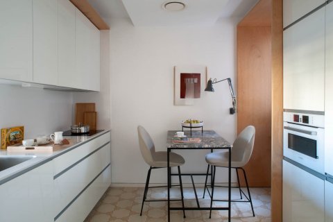 Apartament w Barcelona, Hiszpania 4 sypialnie, nr 141030 – zdjęcie 8