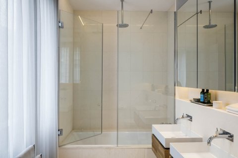 Apartament w Barcelona, Hiszpania 4 sypialnie, nr 141030 – zdjęcie 12